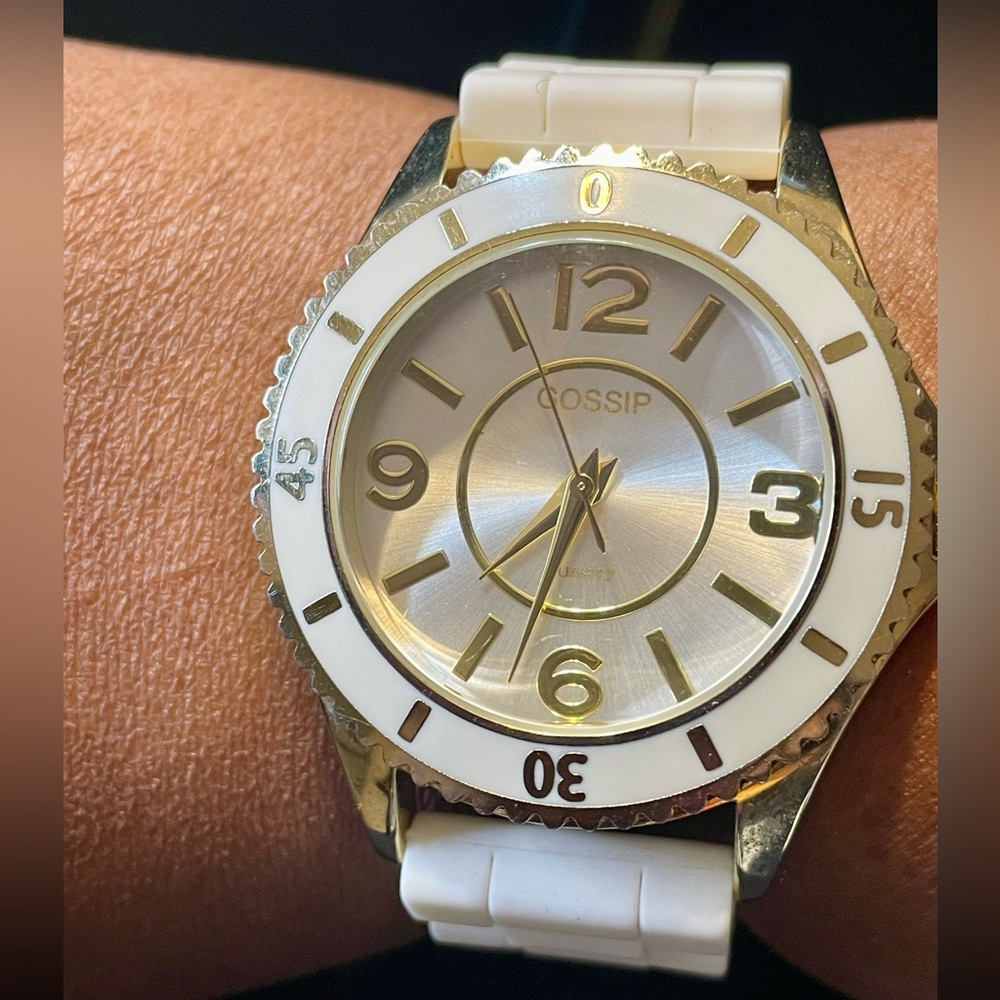 Vintage Gossip White and Gold Quartz Silicone Band Watch. Working. New Battery